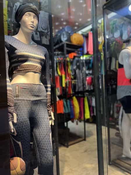 عکس فروشگاه ورزشی مهرداد در کلمان اصفهان