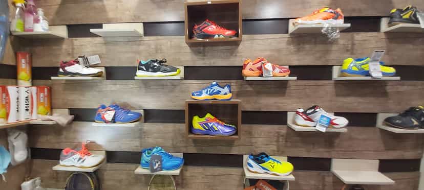 عکس کلبه بدمینتون در پاسداران همدان