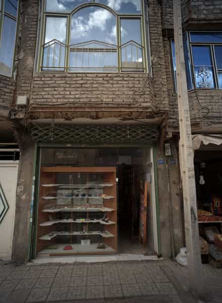 عکس فروشگاه لوازم آرایشی در شهید آوینی مشهد