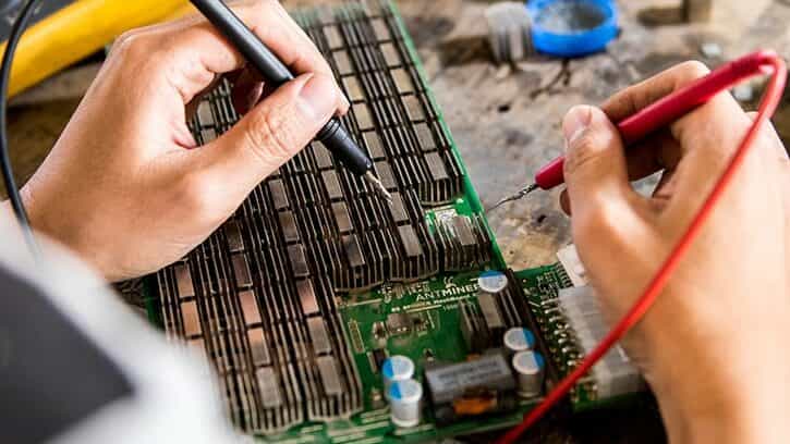 عکس تعمیرگاه الکترونیکی و ماینر رشیدی