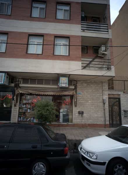 عکس فروشگاه لوازم آرایشی بهداشتی در تاکسیرانی 