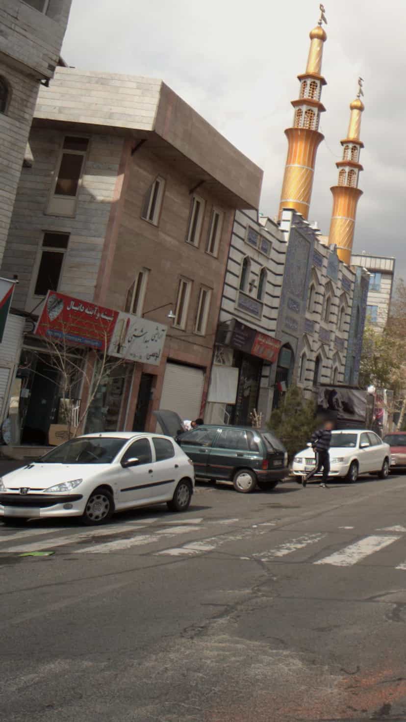 عکس آرایشی و بهداشتی لوسی در دانشگاه علم و صنعت 