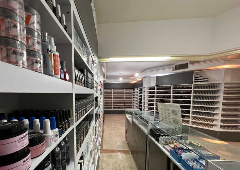 عکس فروشگاه لوازم کاشت ناخن هایپرنیل در فردوس 