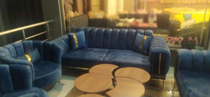 عکس بوراک مبل در دانشگاه تبریز تبریز