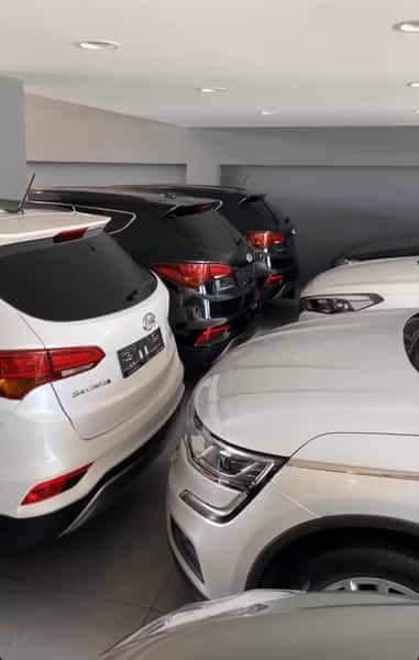 عکس نمایشگاه خودروهای وارداتی سلاطین در ملت آباد آمل