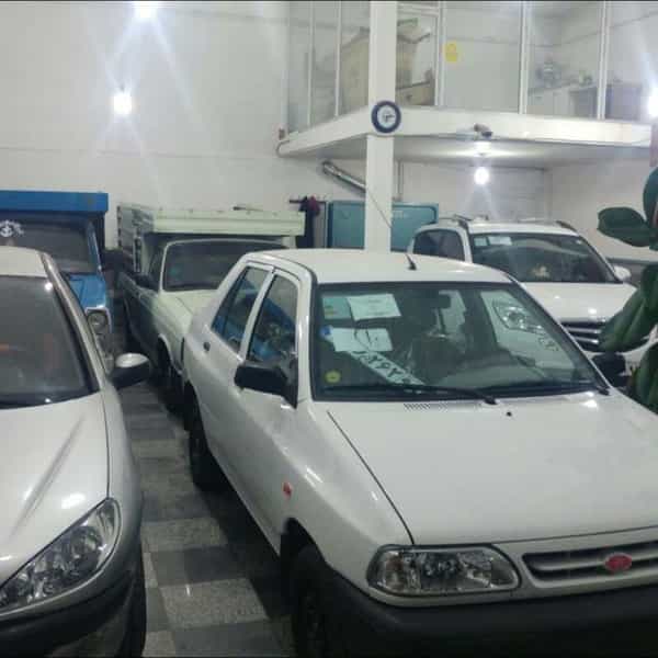 عکس نمایشگاه اتومبیل شاه حسینی در جمشید آباد اردبیل