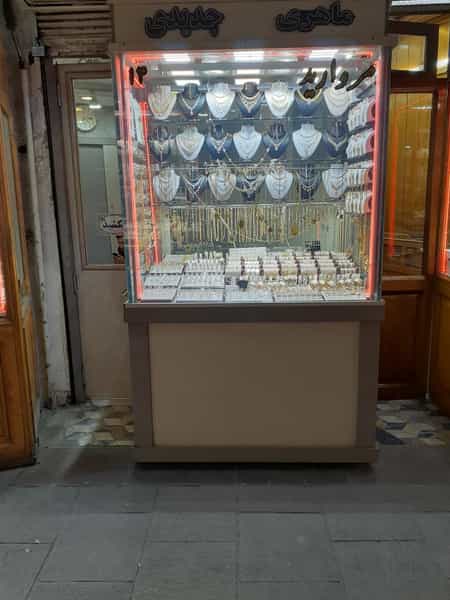 عکس زرگری مروارید در بازار تبریز