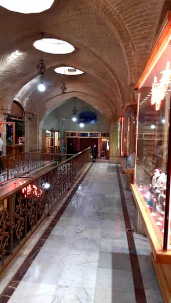 عکس پاساژ عالی قاپو در انقلاب زنجان