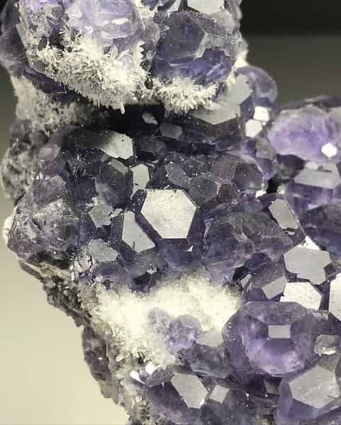 عکس گالری لاوا در سرچشمه قزوین