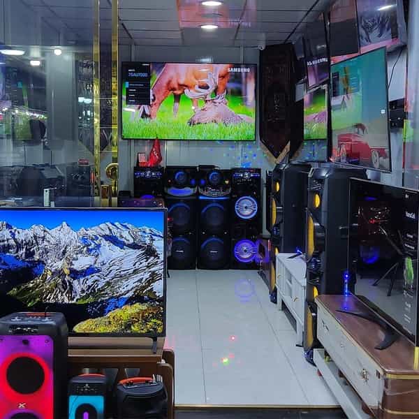 عکس بیژن کالا در آبشار 