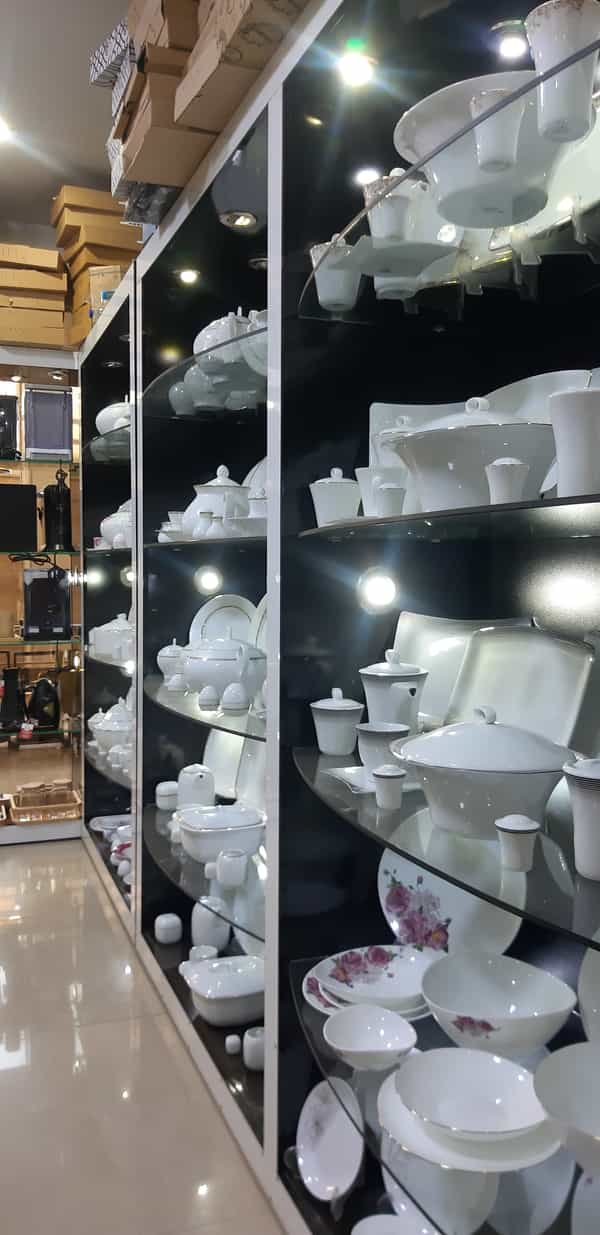 عکس فروشگاه خانه و آشپزخانه نوری در بازار کرمانشاه