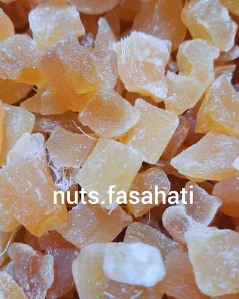عکس آجیل فصاحتی در دروازه ارک زنجان