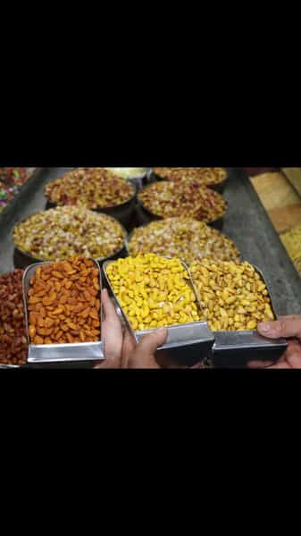 عکس آجیل و خشکبار عهدگر در بازار بندرعباس