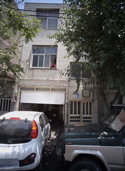 عکس تعمیرگاه اتومبیل در بهداشت 