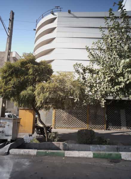 عکس تعمیرگاه اتومبیل در پیروزی 