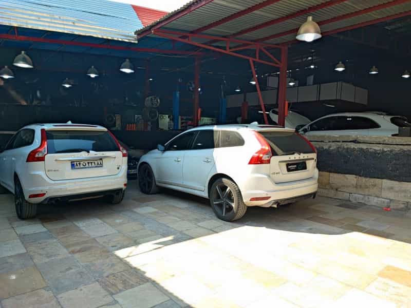 عکس نمایندگی و تعمیرگاه ولوو هیولا سوئد در ازگل 