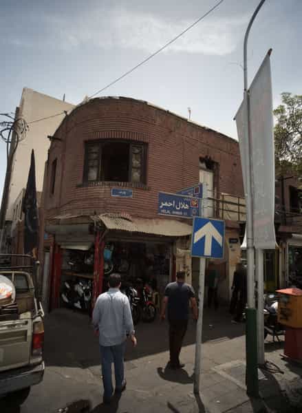 عکس تعمیرگاه موتور و دوچرخه در گمرک 