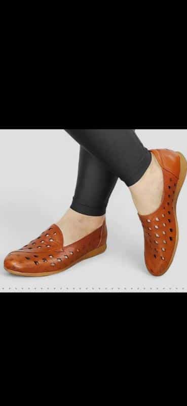 عکس تولیدی کفش سی ینا در بهارستان تهران