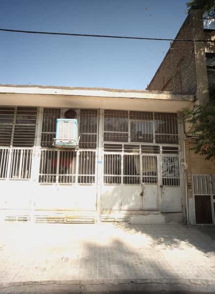 عکس تعمیرگاه در ایثار مشهد