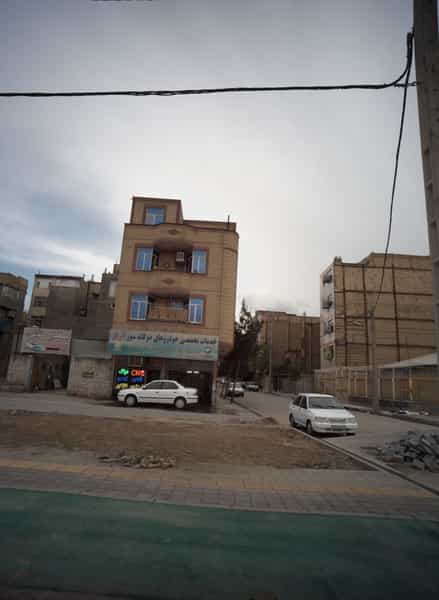 عکس صافکاری و نقاشی مدرن در ایثارگران مشهد