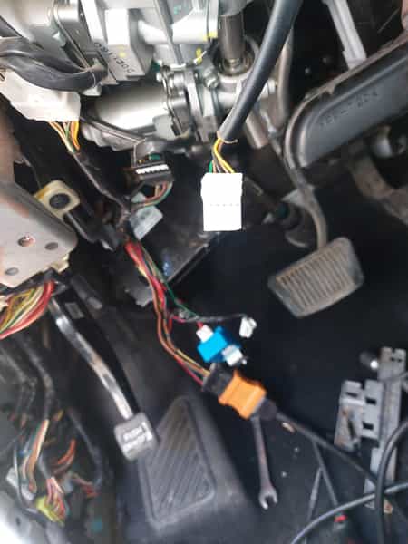 عکس کلینیک برق خودرو و دیتیلینگ و صافکاری carhub کارهاب در ولی عصر قزوین