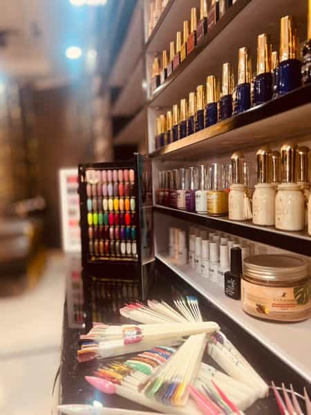 عکس سالن زیبایی لاک پردیس