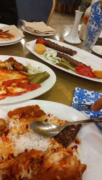 عکس رستوران مرکزی بختیاری در اصلاح ذر ورامین