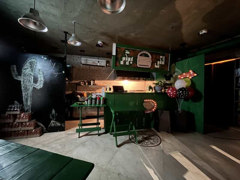 عکس لاکی برگر در احمد آباد دماوند