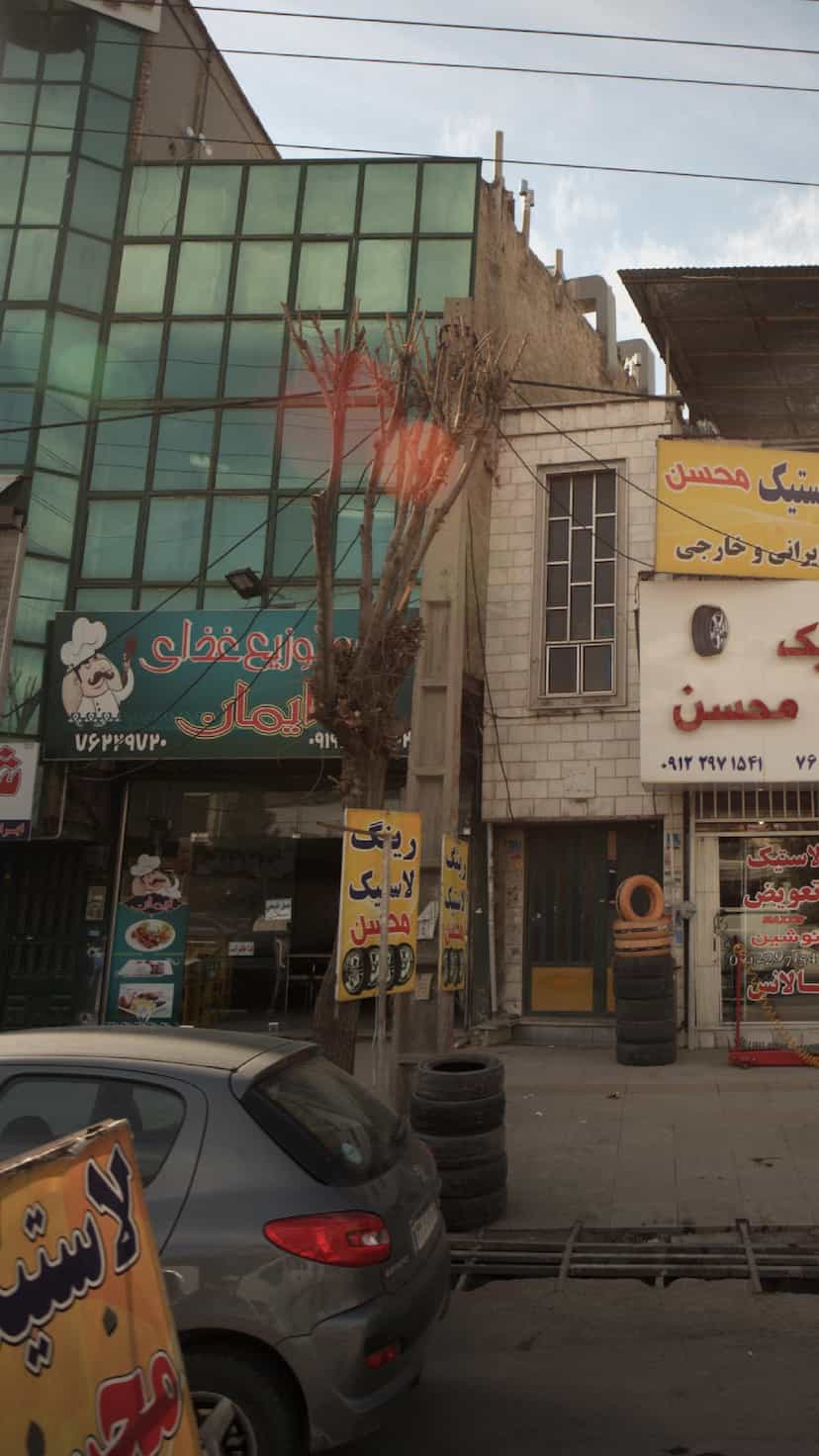 عکس توزیع غذا ایمان بومهن
