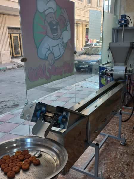 عکس فلافل کیلویی عمو جون کهریزک