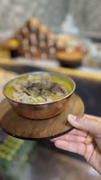 عکس طباخی هژیر در گلها رباطکریم