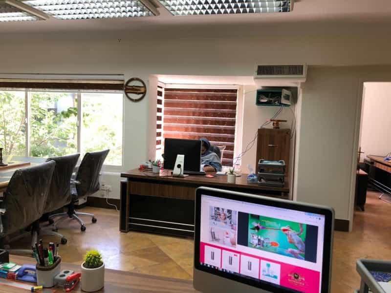 عکس چسب کاغذدیواری آیستر در داوودیه 