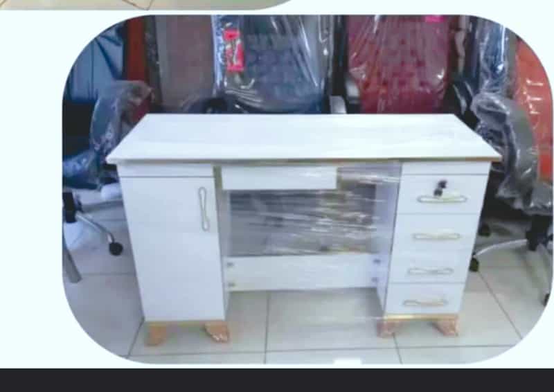 عکس تجهیزات آرایشگاهی و اداری لطیف صنعت