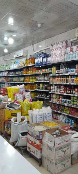 عکس مواد غذایی رجبیون در دروازه ری قم