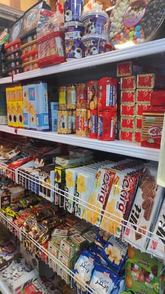 عکس قرمز مارکت شهرک اتحاد سمنان