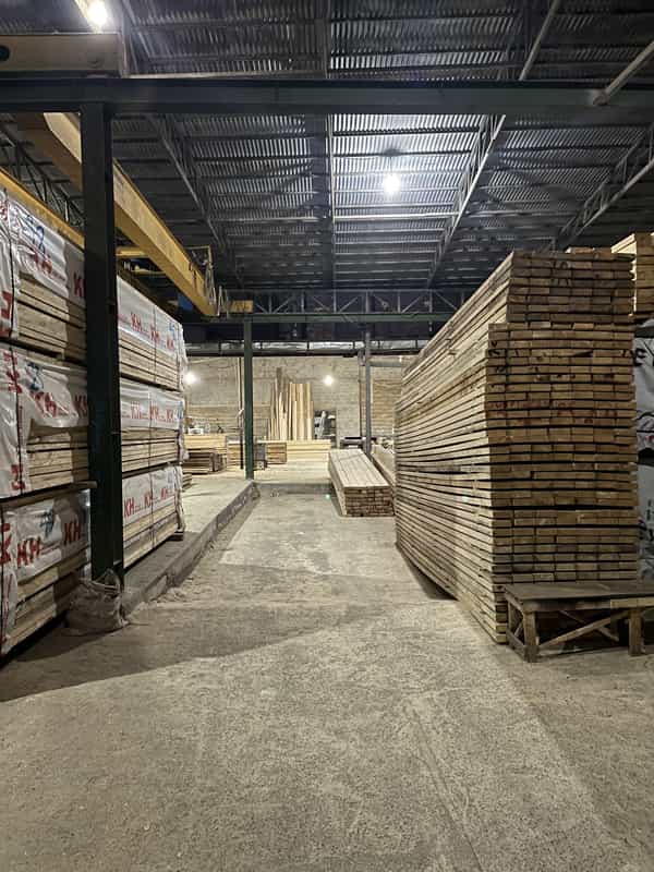 عکس چوب فروشی و پی وی سی وثوقی در امام خمینی محمود آباد