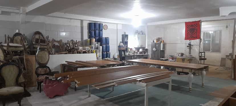 عکس تعمیرات مبلمان کاج در گلشهر ویلا کرج