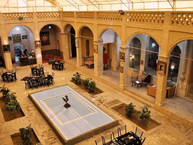 عکس هتل سنتی باغ مرشد در تل یزد