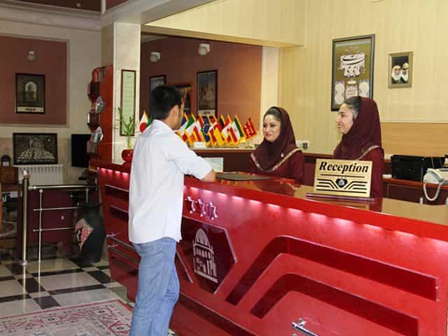 عکس هتل پارک در راه آهن زنجان