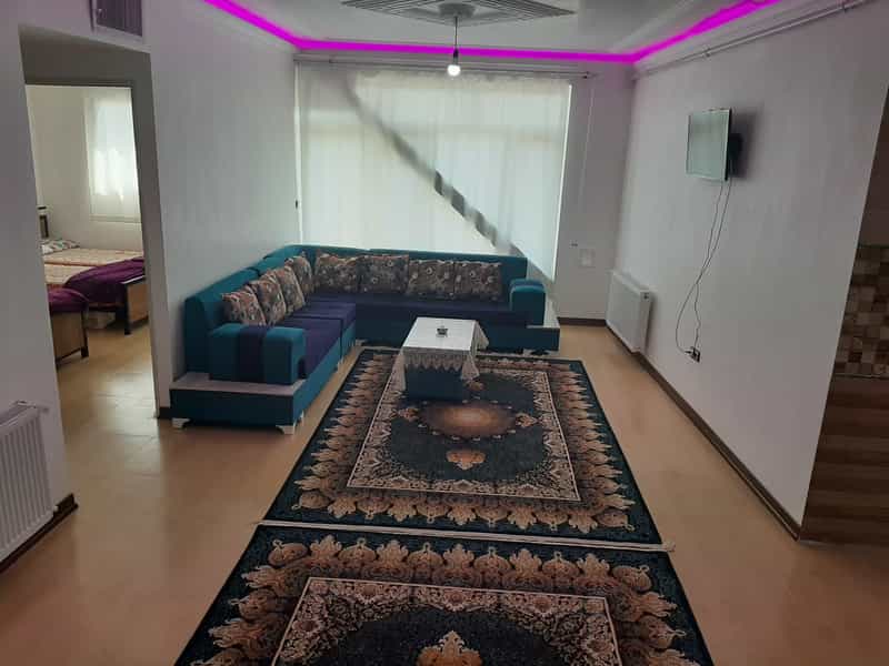 عکس مهمانپذیر مستقیمی در منوچهری همدان