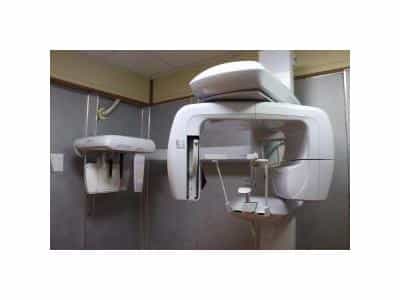 عکس دکتر علیرضا رمضان زاده رادیولوژیست در میدان توحید