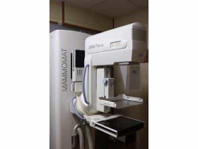 عکس دکتر علیرضا رمضان زاده رادیولوژیست در میدان توحید