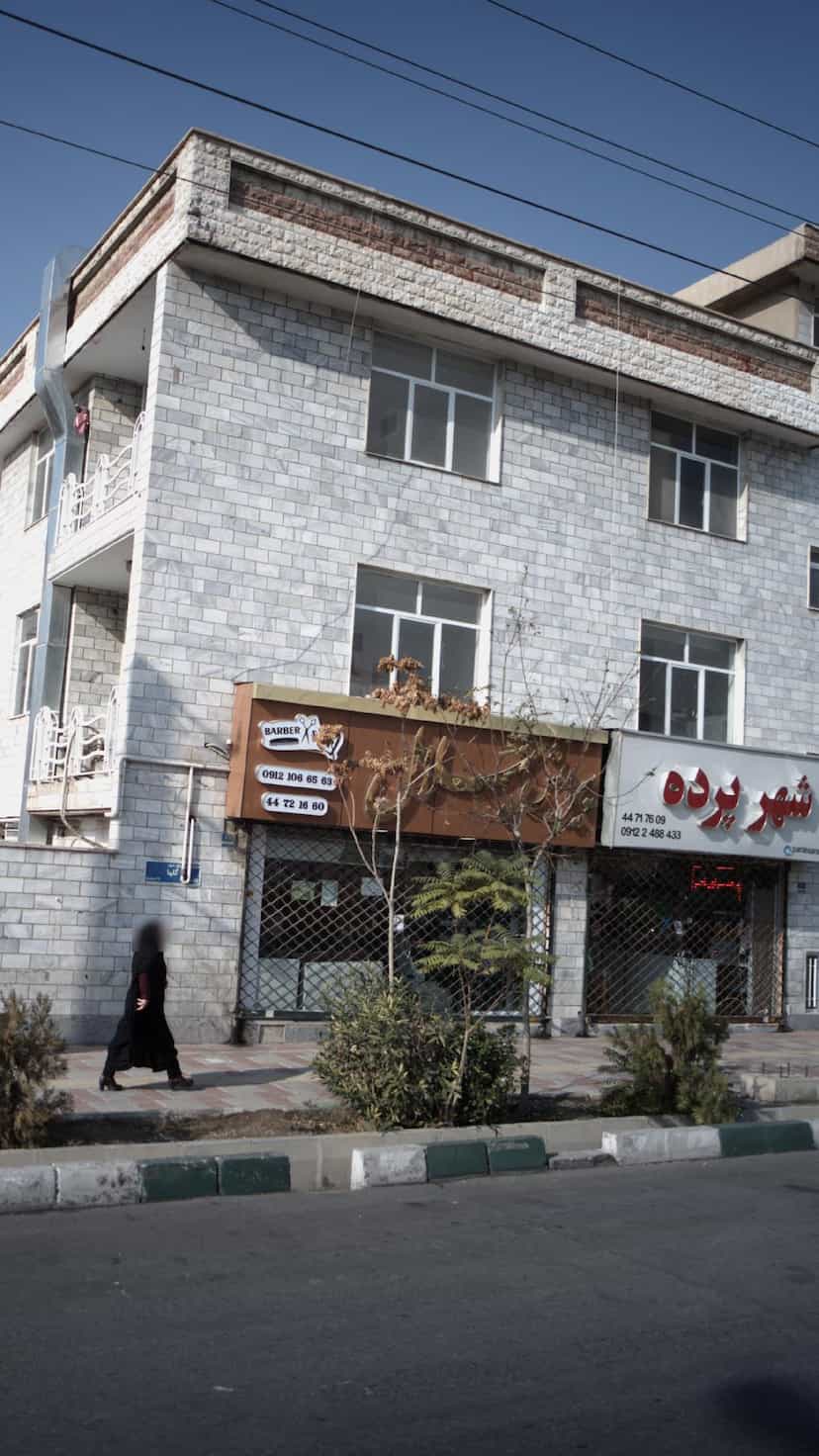 عکس پیرایش جلال در گلستان 