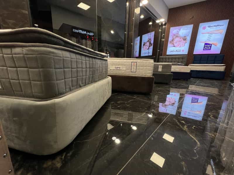 عکس تشک تنی شعبه جمهوری در جمالزاده 