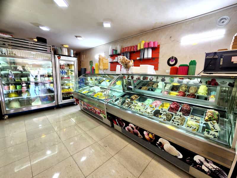 عکس بستنی فروشی ۱۱۰ شهرک گلستان شیراز