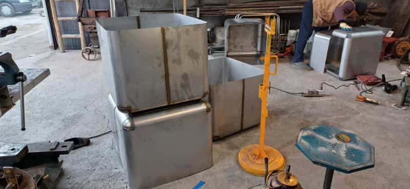 عکس کارگاه فلزکاری و جوشکاری خزلی