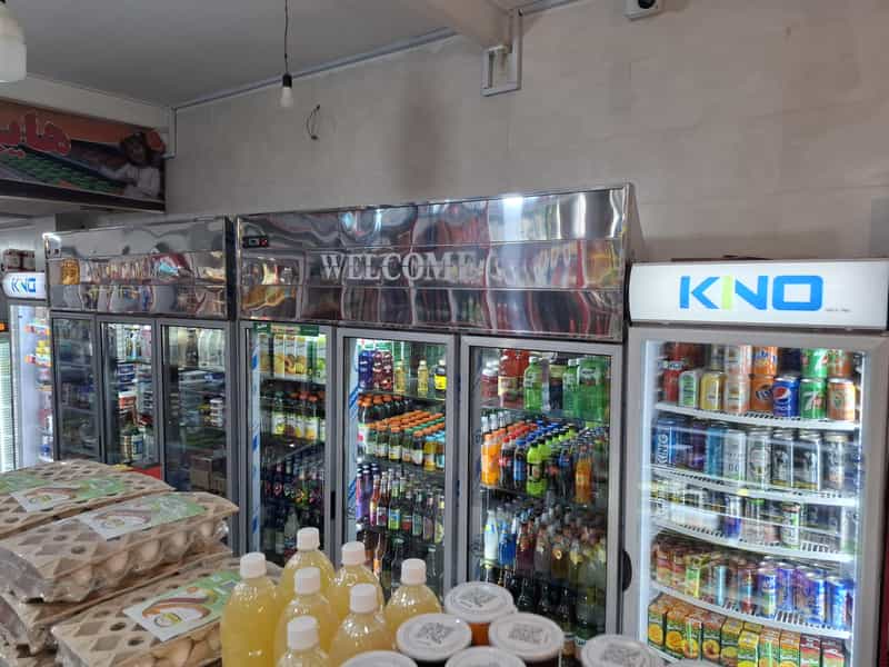 عکس هایپرمارکت حاجی بابا در باغ فدک اصفهان