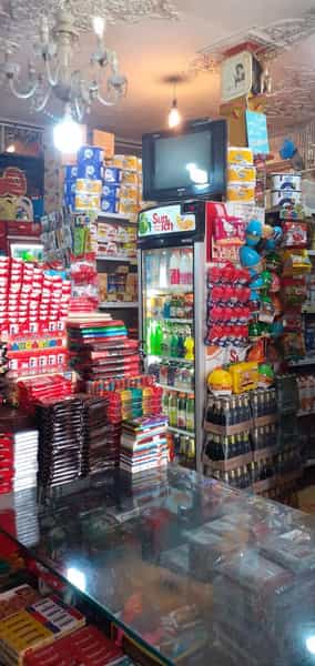 عکس هایپر مارکت بزرگ شب در قلعه طبره اصفهان