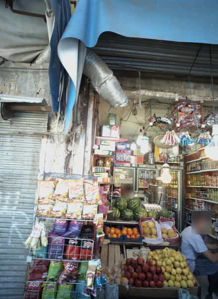 عکس سوپر مارکت و میوه فروشی در بالا خیابان مشهد