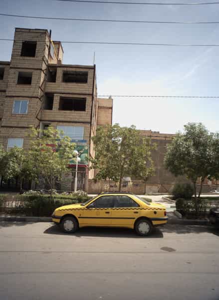 عکس سوپرمارکت عمو حسین در انقلاب مشهد